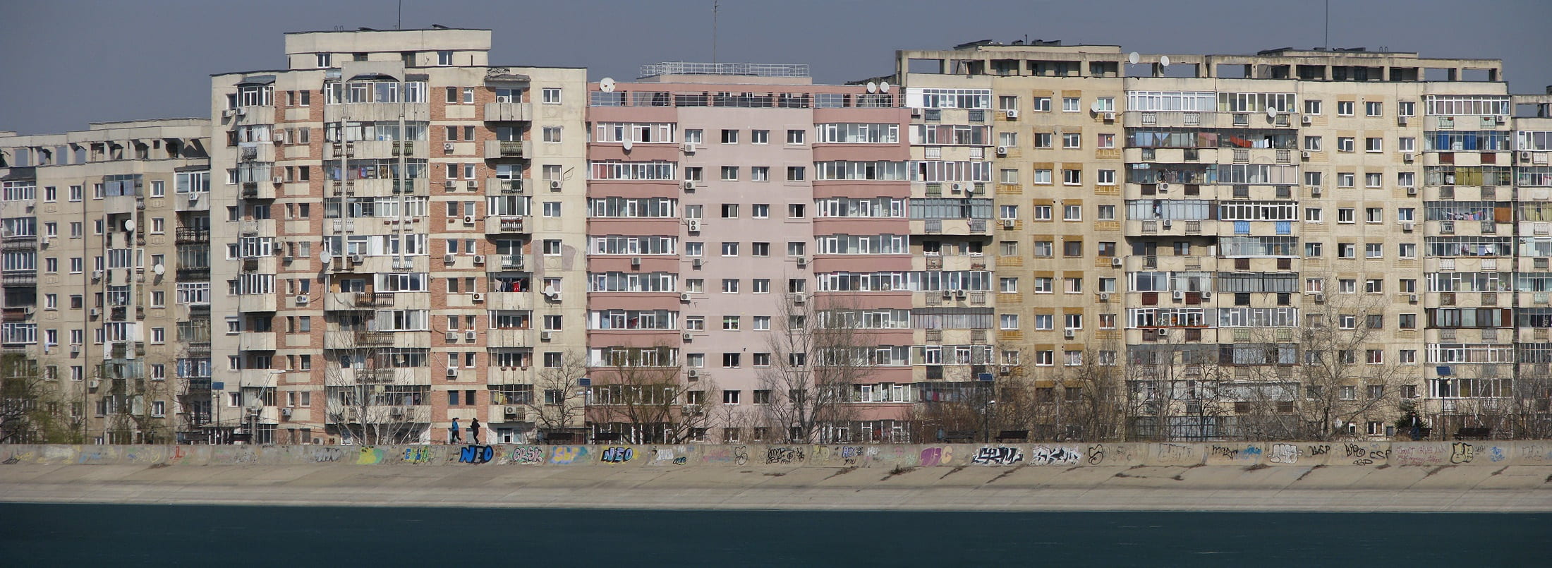 Blocuri de locuințe tipice din București, România. Credit foto: Pixabay